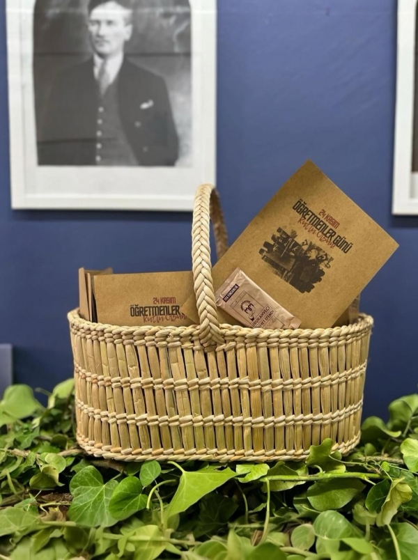 Düz Delik Hasır Piknik Sepeti